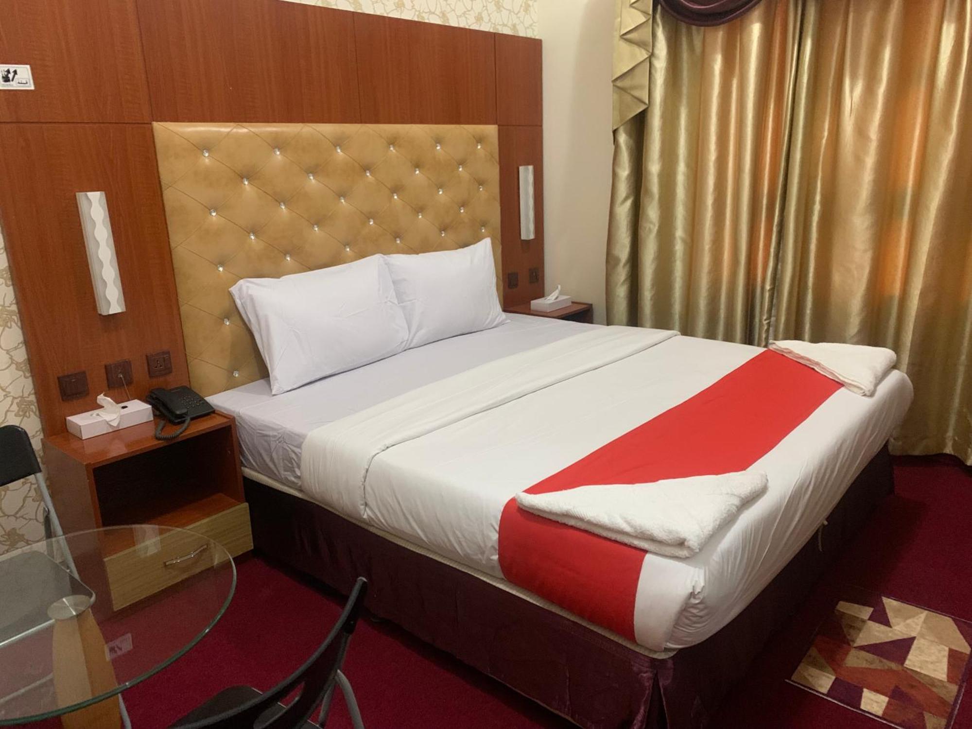 Parasol Hotel Дубай Екстер'єр фото