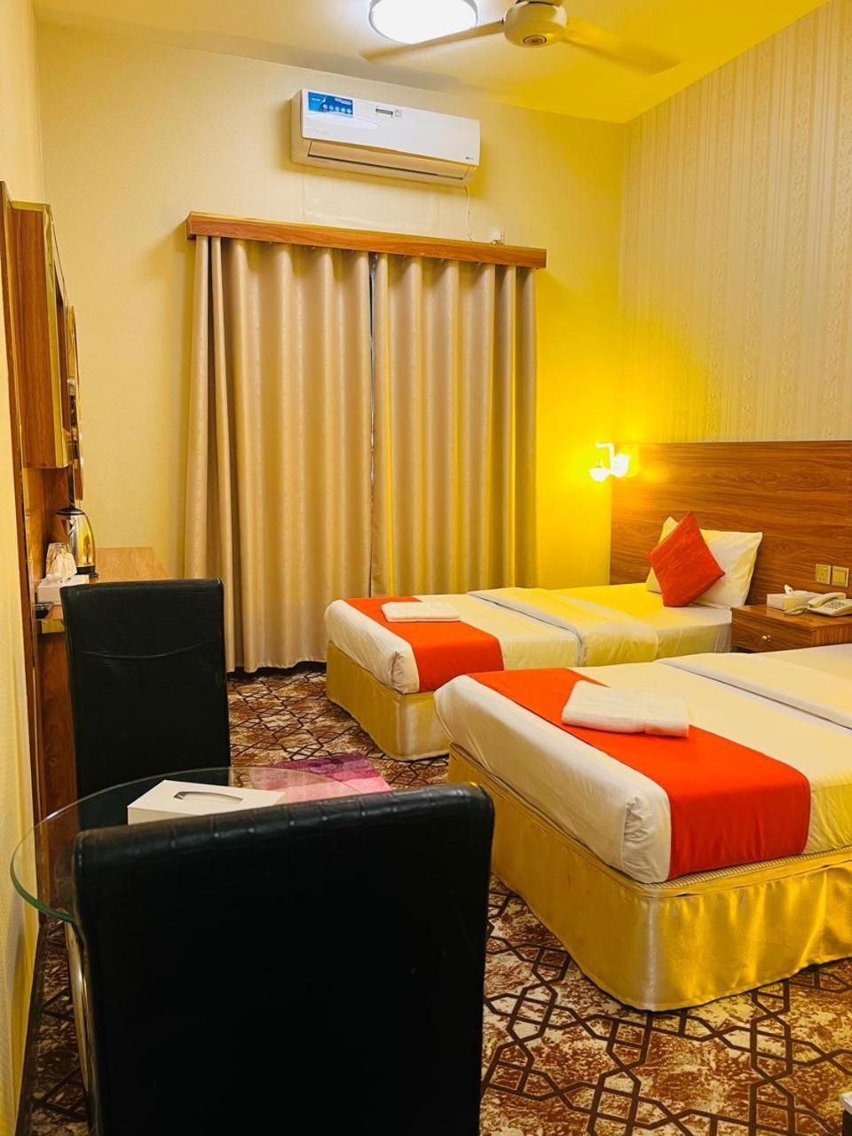 Parasol Hotel Дубай Екстер'єр фото