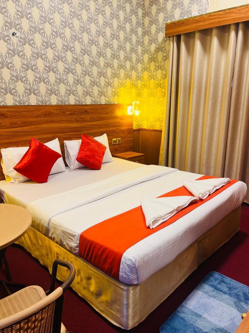 Parasol Hotel Дубай Екстер'єр фото